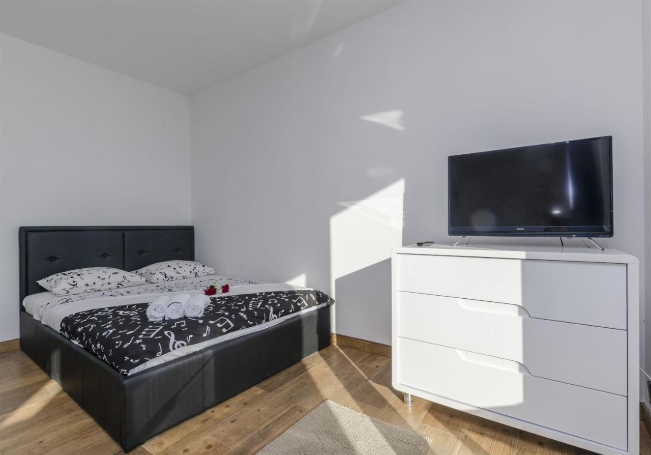 Apartments Lorenzo Lokva Rogoznica Ngoại thất bức ảnh
