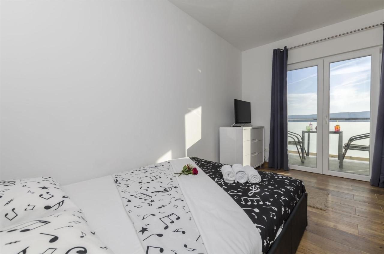 Apartments Lorenzo Lokva Rogoznica Ngoại thất bức ảnh
