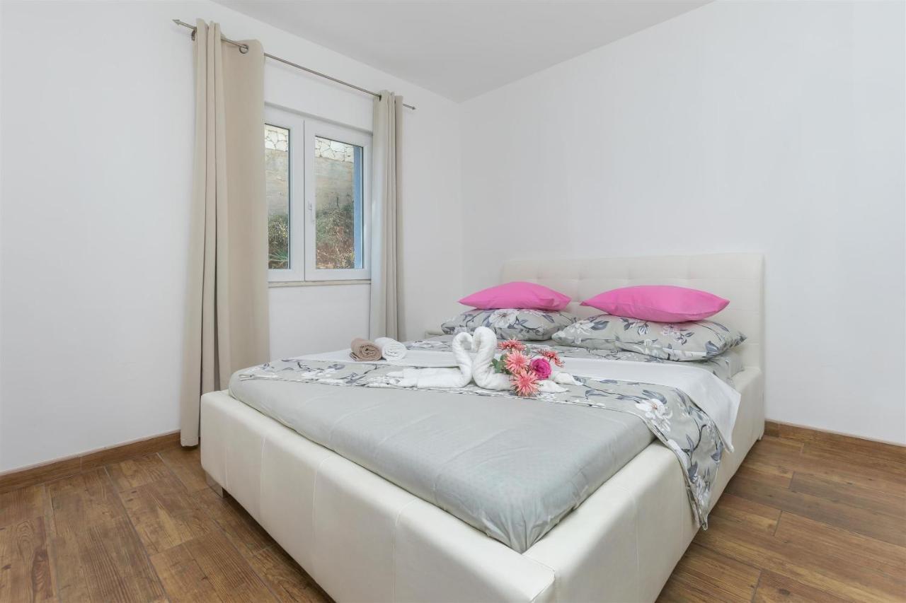 Apartments Lorenzo Lokva Rogoznica Ngoại thất bức ảnh