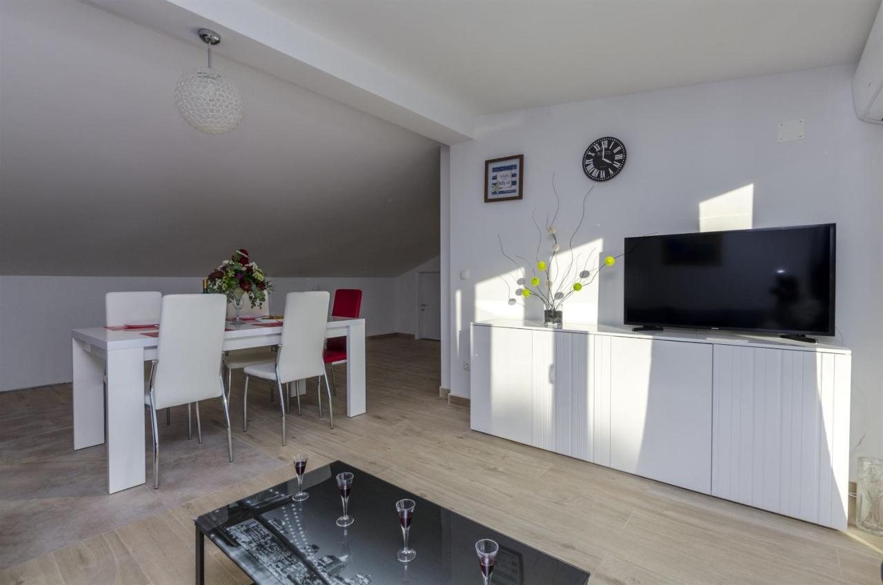 Apartments Lorenzo Lokva Rogoznica Ngoại thất bức ảnh