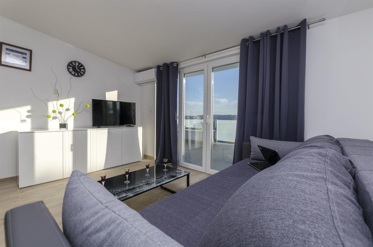 Apartments Lorenzo Lokva Rogoznica Ngoại thất bức ảnh