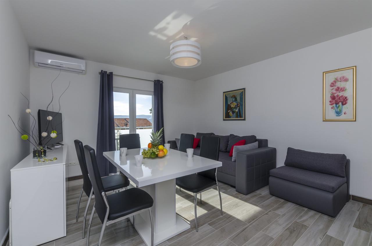 Apartments Lorenzo Lokva Rogoznica Ngoại thất bức ảnh